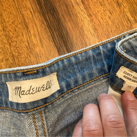 Madewell Curvy High Rise Denim Shorts - Picture 4 of 4